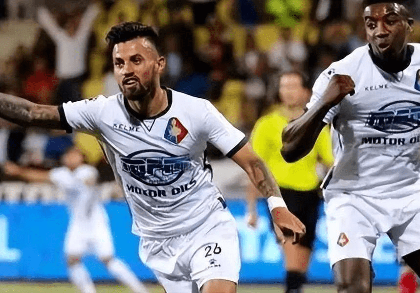 球队阵容结 球队阵容结